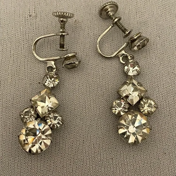 Vintage silver tone screw back earrings with clear rhinestone drops - Picture 2 of 3